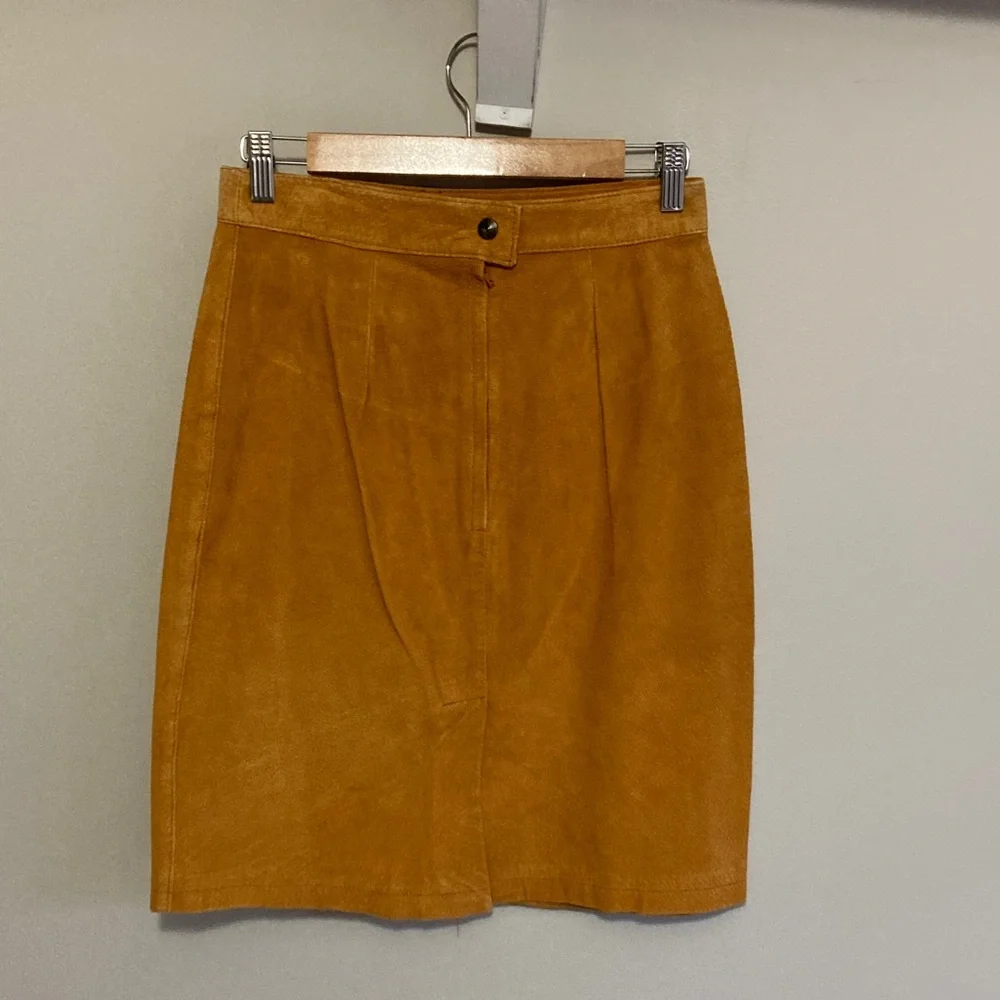 Vintage Suede Pencil Skirt, Melbourne Country Clothing Company, Size 10 Camel - Picture 4 of 7